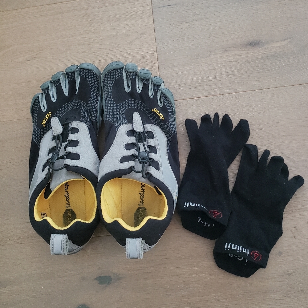 Men's Vibram Shoes with Socks